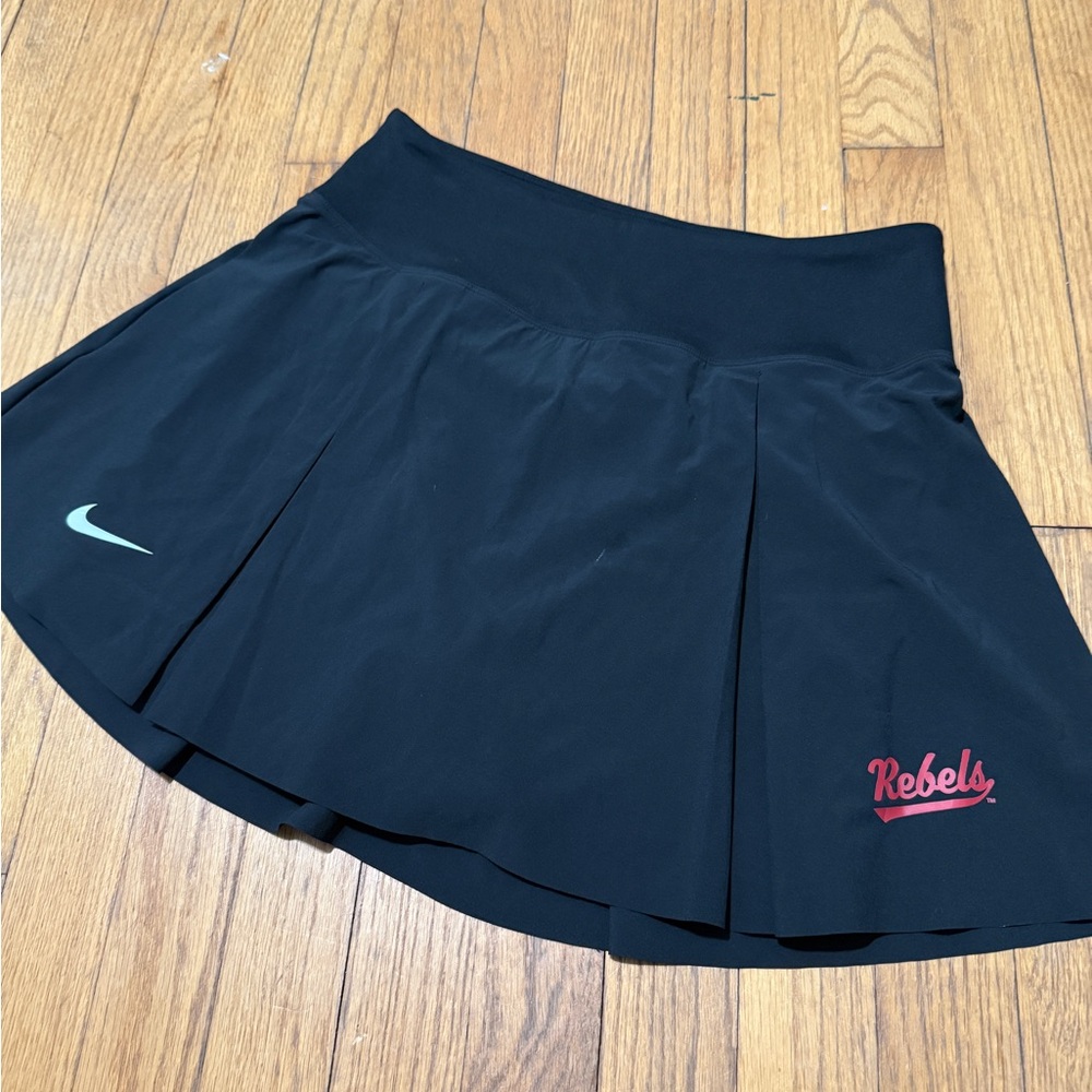 Nike Women's Black Pleated Skirt